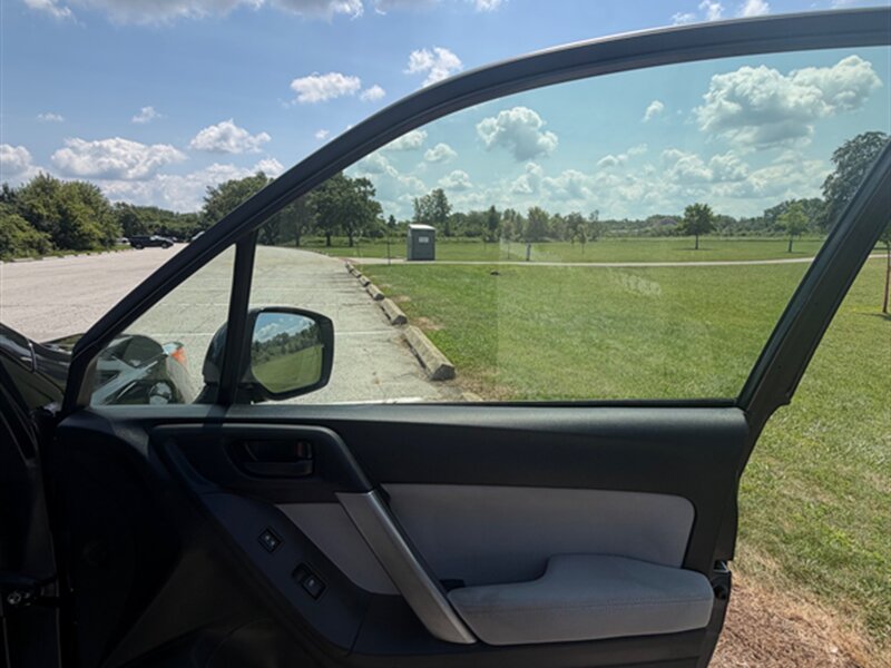 2015 Subaru Forester 2.5i Premium - Photo 22 - Midlothian, IL 60445