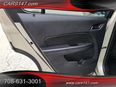 2014 Chevrolet Equinox LT   - Photo 21 - Midlothian, IL 60445