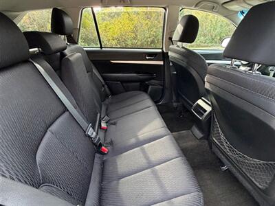 2011 Subaru Outback 2.5i Premium - Photo 19 - Midlothian, IL 60445