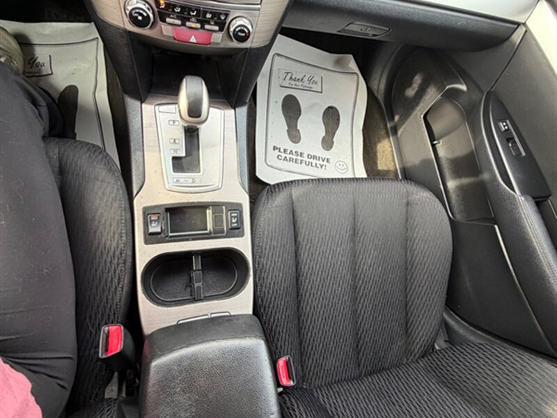 2011 Subaru Outback 2.5i Premium - Photo 15 - Midlothian, IL 60445