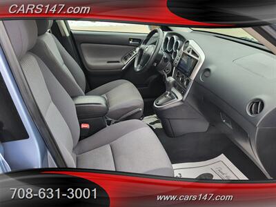 2006 Toyota Matrix XR   - Photo 11 - Midlothian, IL 60445