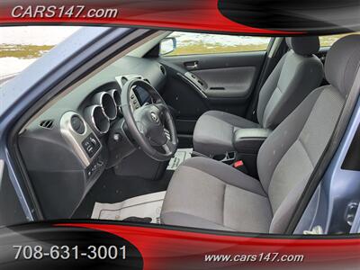 2006 Toyota Matrix XR   - Photo 10 - Midlothian, IL 60445
