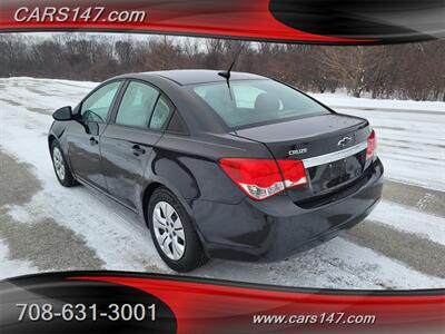 2013 Chevrolet Cruze LS Auto   - Photo 8 - Midlothian, IL 60445