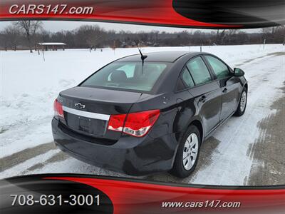 2013 Chevrolet Cruze LS Auto   - Photo 6 - Midlothian, IL 60445
