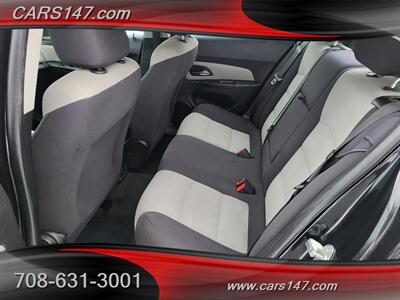 2013 Chevrolet Cruze LS Auto   - Photo 13 - Midlothian, IL 60445