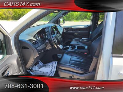 2017 Dodge Grand Caravan GT   - Photo 11 - Midlothian, IL 60445