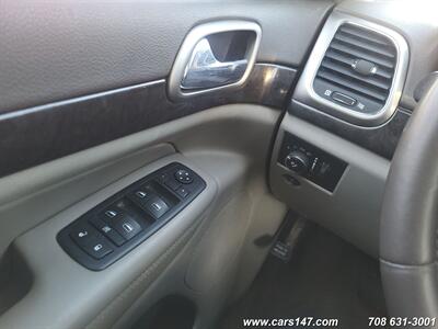 2011 Jeep Grand Cherokee Laredo   - Photo 16 - Midlothian, IL 60445