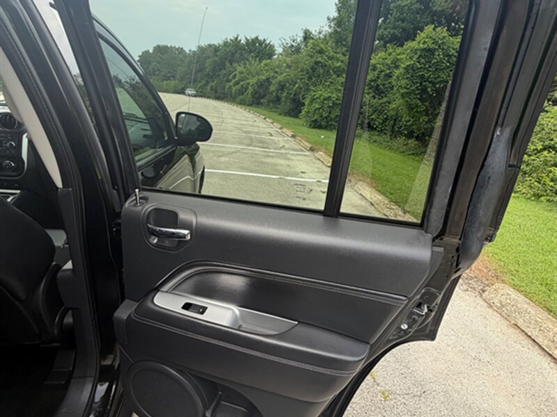 2014 Jeep Compass Latitude - Photo 23 - Midlothian, IL 60445