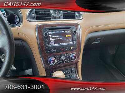 2015 Buick Enclave Premium   - Photo 19 - Midlothian, IL 60445
