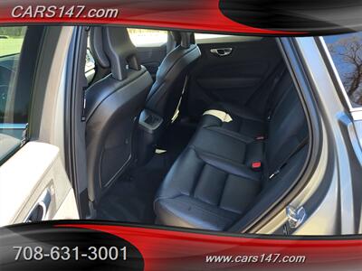 2018 Volvo XC60 T6 Momentum   - Photo 13 - Midlothian, IL 60445