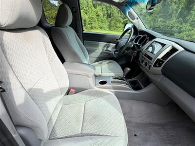 2010 Toyota Tacoma   - Photo 17 - Midlothian, IL 60445