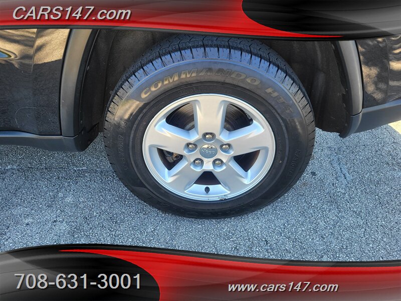 2013 Jeep Grand Cherokee Laredo photo 23