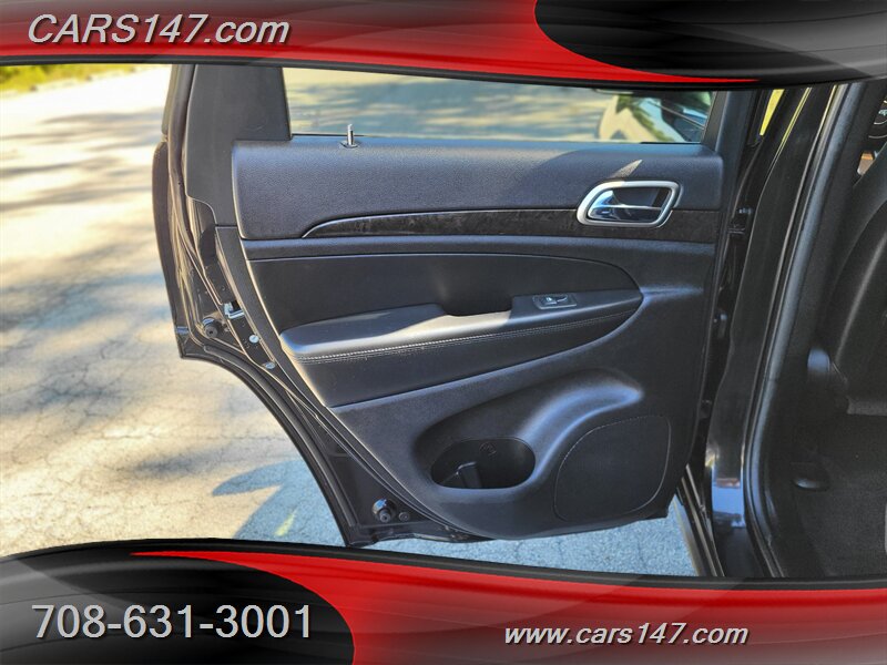2013 Jeep Grand Cherokee Laredo photo 14