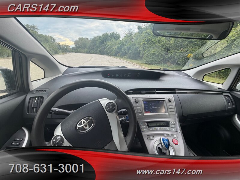 2013 Toyota Prius Two - Photo 12 - Midlothian, IL 60445