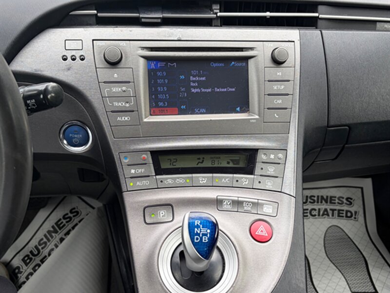 2013 Toyota Prius Two - Photo 14 - Midlothian, IL 60445