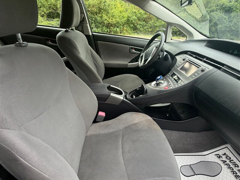 2013 Toyota Prius Two - Photo 18 - Midlothian, IL 60445