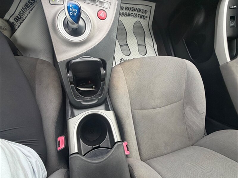 2013 Toyota Prius Two - Photo 15 - Midlothian, IL 60445