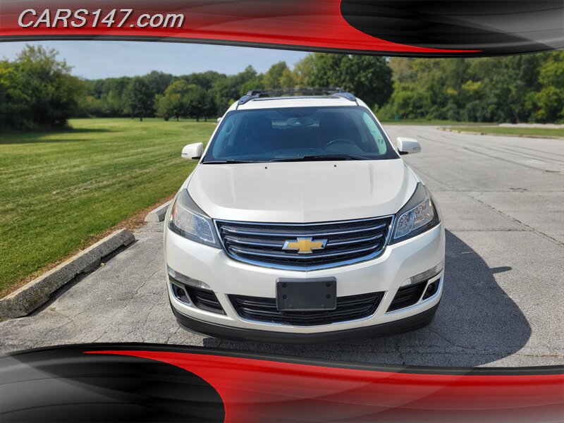 2014 Chevrolet Traverse 1LT photo 2