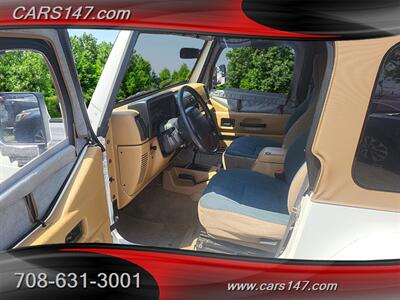 1998 Jeep Wrangler Sport   - Photo 9 - Midlothian, IL 60445