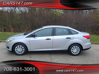 2017 Ford Focus S   - Photo 3 - Midlothian, IL 60445
