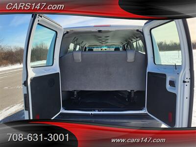 2011 Ford E-350 SD XL   - Photo 10 - Midlothian, IL 60445