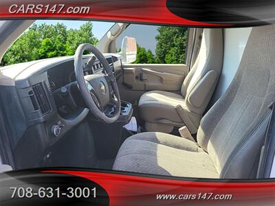 2014 Chevrolet Express 3500 BOX TRUCK   - Photo 9 - Midlothian, IL 60445