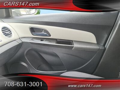 2014 Chevrolet Cruze LS Manual   - Photo 19 - Midlothian, IL 60445