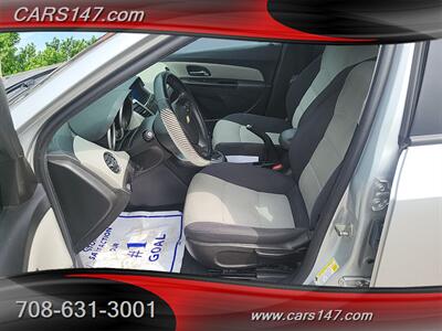 2014 Chevrolet Cruze LS Manual   - Photo 9 - Midlothian, IL 60445