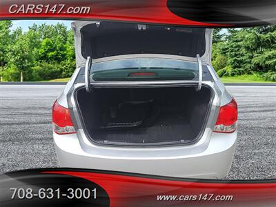 2014 Chevrolet Cruze LS Manual   - Photo 11 - Midlothian, IL 60445