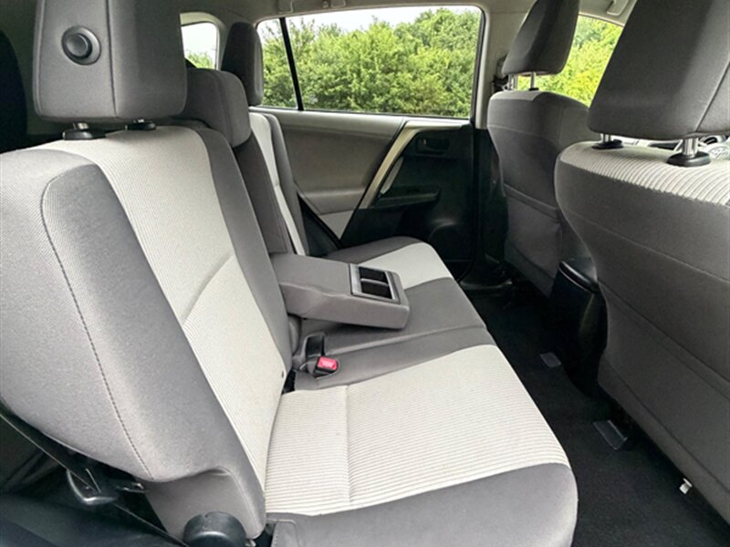 2013 Toyota RAV4 LE - Photo 20 - Midlothian, IL 60445