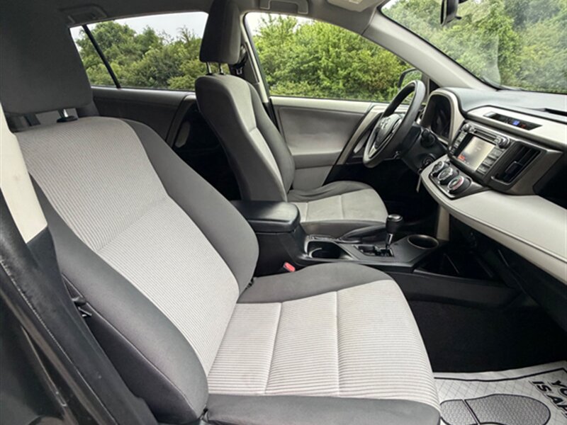 2013 Toyota RAV4 LE - Photo 19 - Midlothian, IL 60445