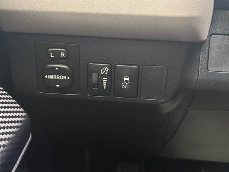 2013 Toyota RAV4 LE - Photo 17 - Midlothian, IL 60445
