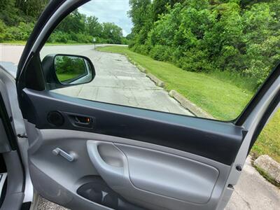 2013 Toyota Tacoma   - Photo 19 - Midlothian, IL 60445
