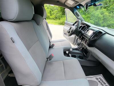 2013 Toyota Tacoma   - Photo 14 - Midlothian, IL 60445