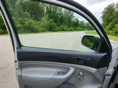 2013 Toyota Tacoma   - Photo 18 - Midlothian, IL 60445