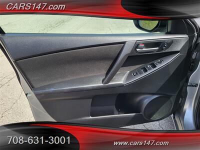 2013 Mazda Mazda3 i Sport   - Photo 22 - Midlothian, IL 60445