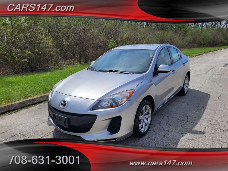 Liquid Silver Metallic 2013 Mazda MAZDA3 i Sport Sedan Front-Wheel Drive Automatic