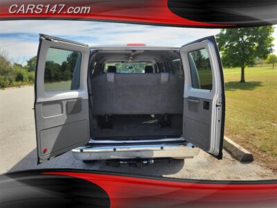 2013 Ford E-350 SD XLT   - Photo 9 - Midlothian, IL 60445