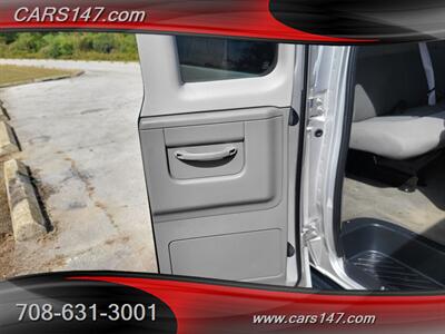 2013 Ford E-350 SD XLT   - Photo 18 - Midlothian, IL 60445