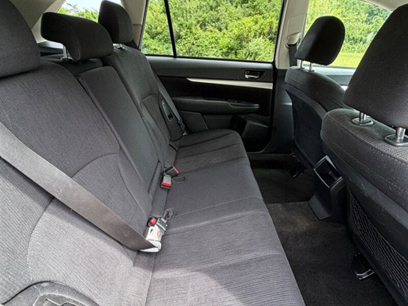 2014 Subaru Outback 2.5i Premium - Photo 17 - Midlothian, IL 60445
