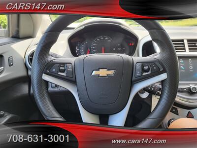 2017 Chevrolet Sonic LT Auto   - Photo 18 - Midlothian, IL 60445
