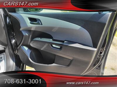 2017 Chevrolet Sonic LT Auto   - Photo 16 - Midlothian, IL 60445