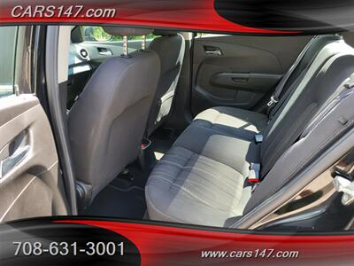 2017 Chevrolet Sonic LT Auto   - Photo 11 - Midlothian, IL 60445