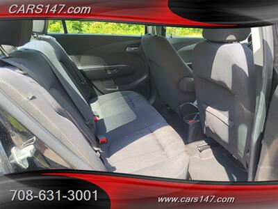 2017 Chevrolet Sonic LT Auto   - Photo 13 - Midlothian, IL 60445