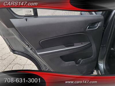 2017 Chevrolet Equinox LS   - Photo 23 - Midlothian, IL 60445