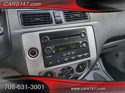 2006 Ford Focus ZX3 SES   - Photo 16 - Midlothian, IL 60445