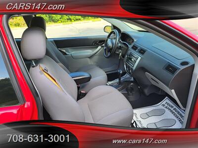2006 Ford Focus ZX3 SES   - Photo 13 - Midlothian, IL 60445