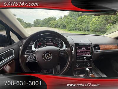 2012 Volkswagen Touareg TDI Lux - Photo 13 - Midlothian, IL 60445