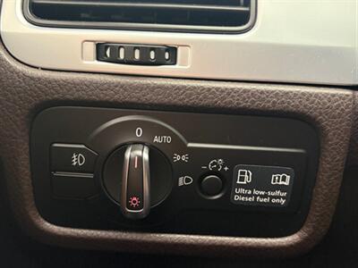 2012 Volkswagen Touareg TDI Lux - Photo 18 - Midlothian, IL 60445