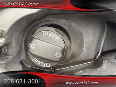 2012 Volkswagen Touareg TDI Lux - Photo 10 - Midlothian, IL 60445